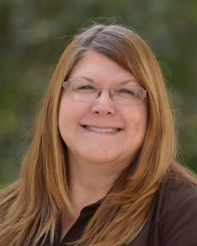 2017-18 Staff Photo Sandra Foley